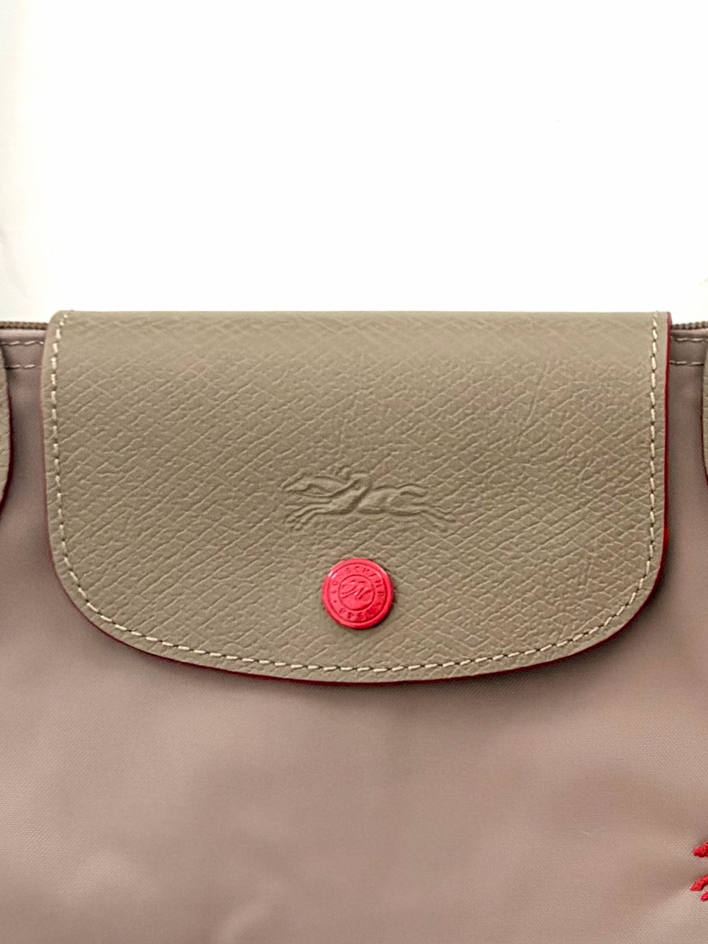 Longchamp Taupe Nylon Le Pliage Tote with Red Trim - Picture 6 of 17